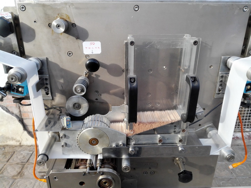 maquina empaquetadora palillos metal 4ruedas funciona 184x195x65 (190eu) 1u